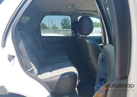 2003 Ford Escape Xlt z USA, uszkodzony, nr VIN 1FMYU031X3KE08408